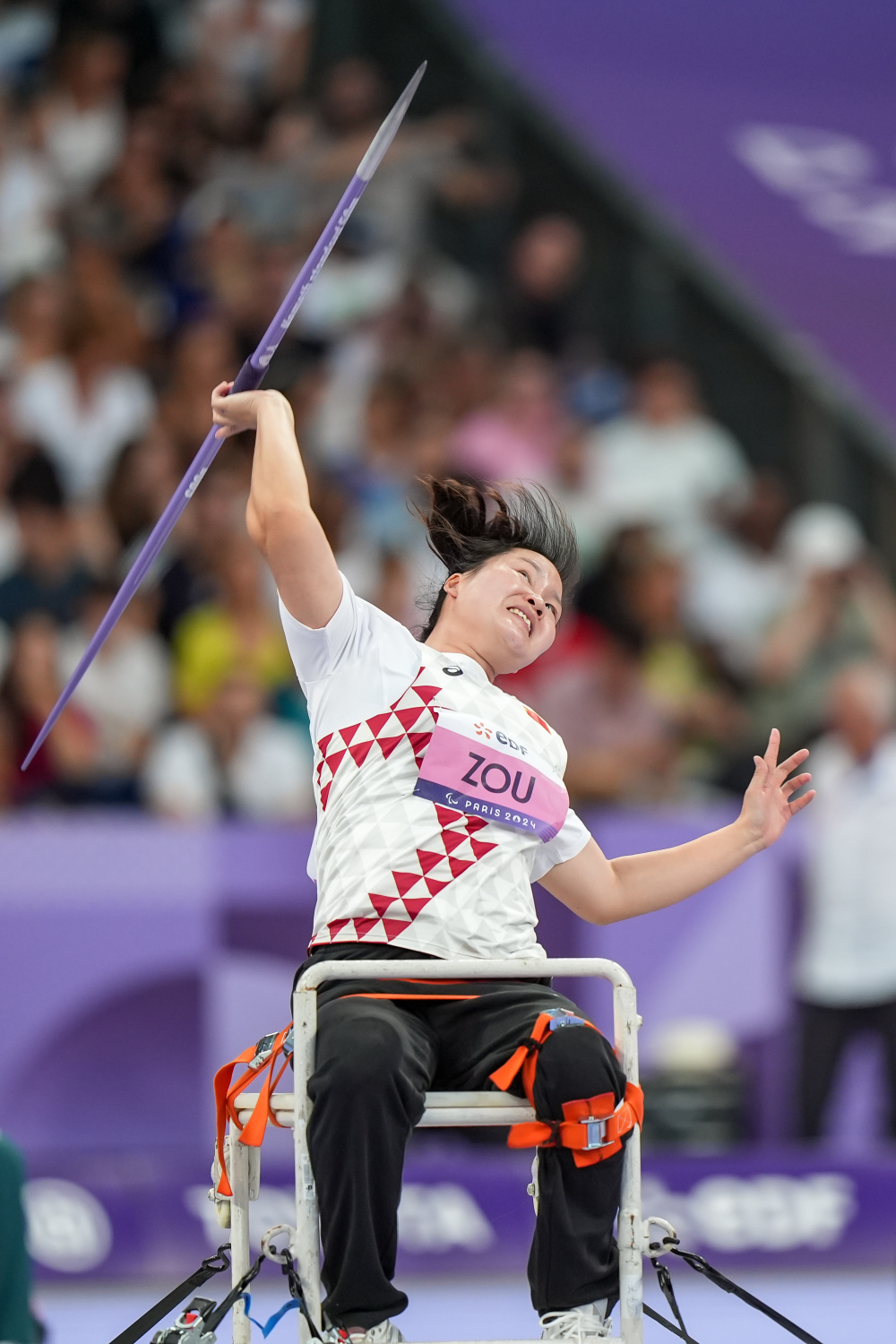 田径——女子标枪f34级:邹莉娟,左彩云分获冠亚军