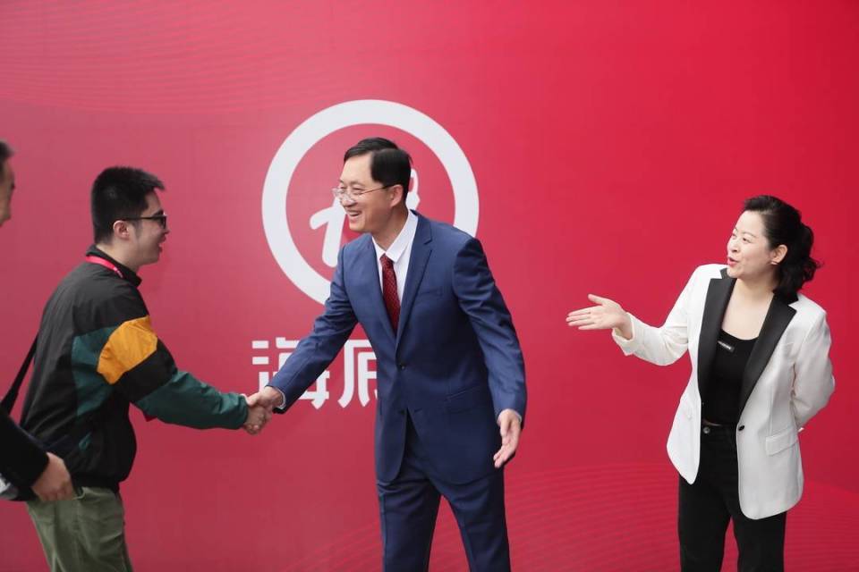 "海底捞轮值coo邵志东说.