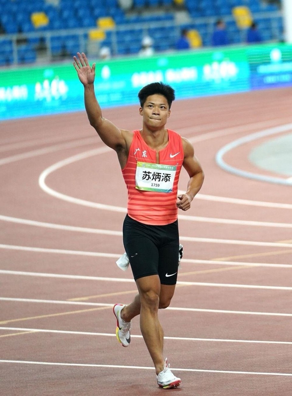 经过审核,符合此次测试标准的运动员共有24人.