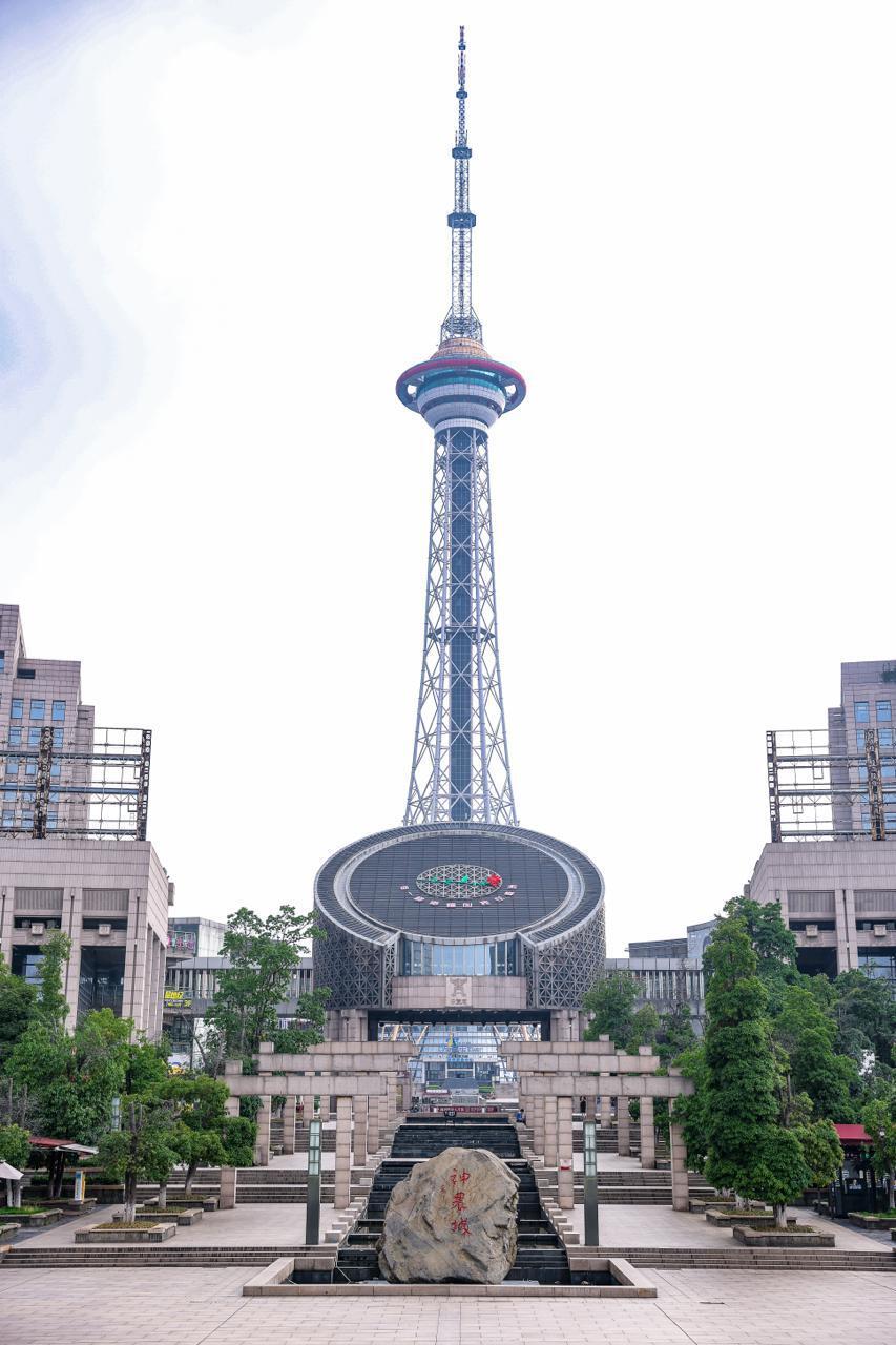 神农塔前超大玫瑰"火出圈"!株洲,你是懂浪漫的_腾讯新闻