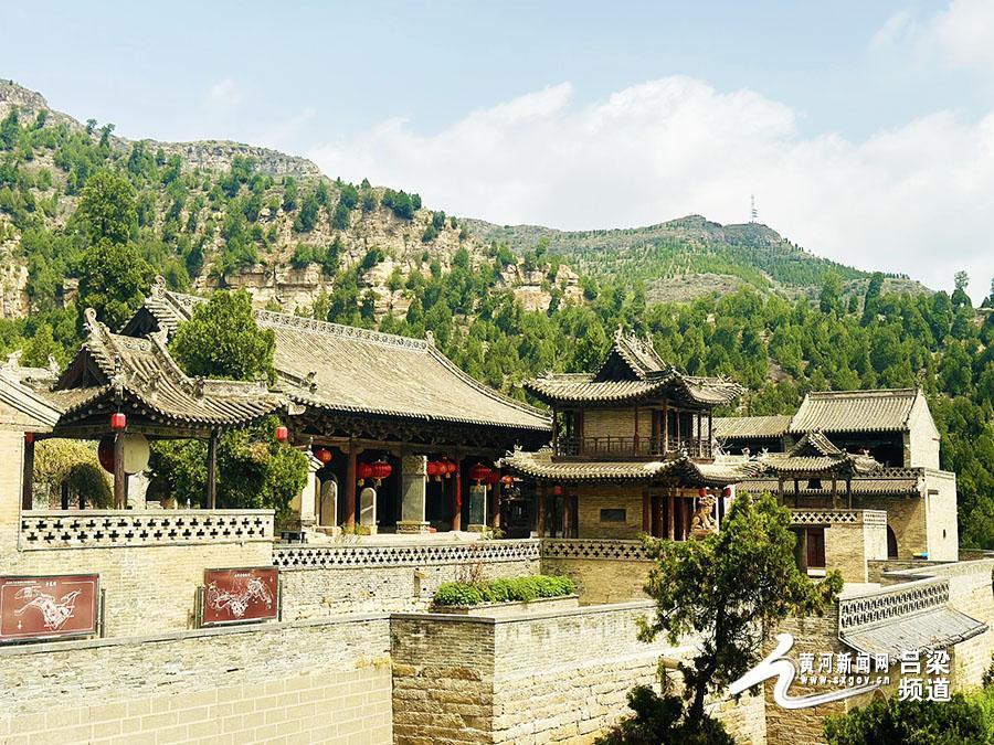 和谐与灵感的相遇探索安国寺的古韵与美景