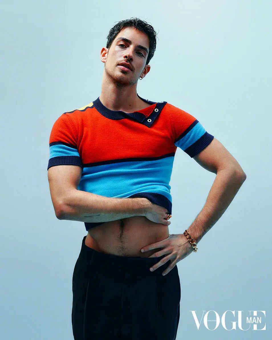 《名校风暴》西班牙帅哥马努·里奥斯,时尚新宠双眸电力十足_腾讯新闻