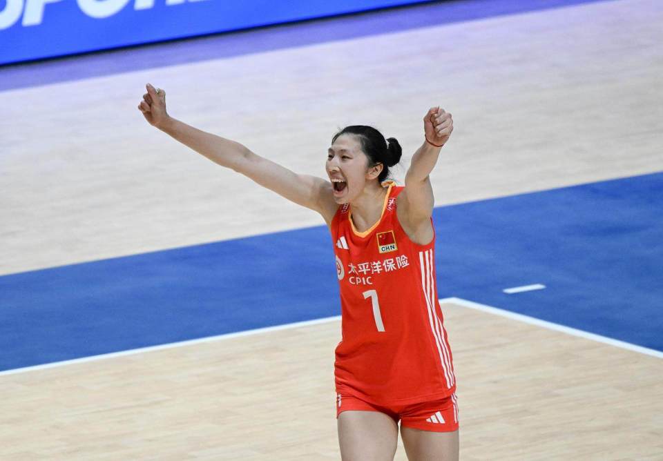 吴梦洁独得25分，中国女排首战3比2战胜多米尼加女排