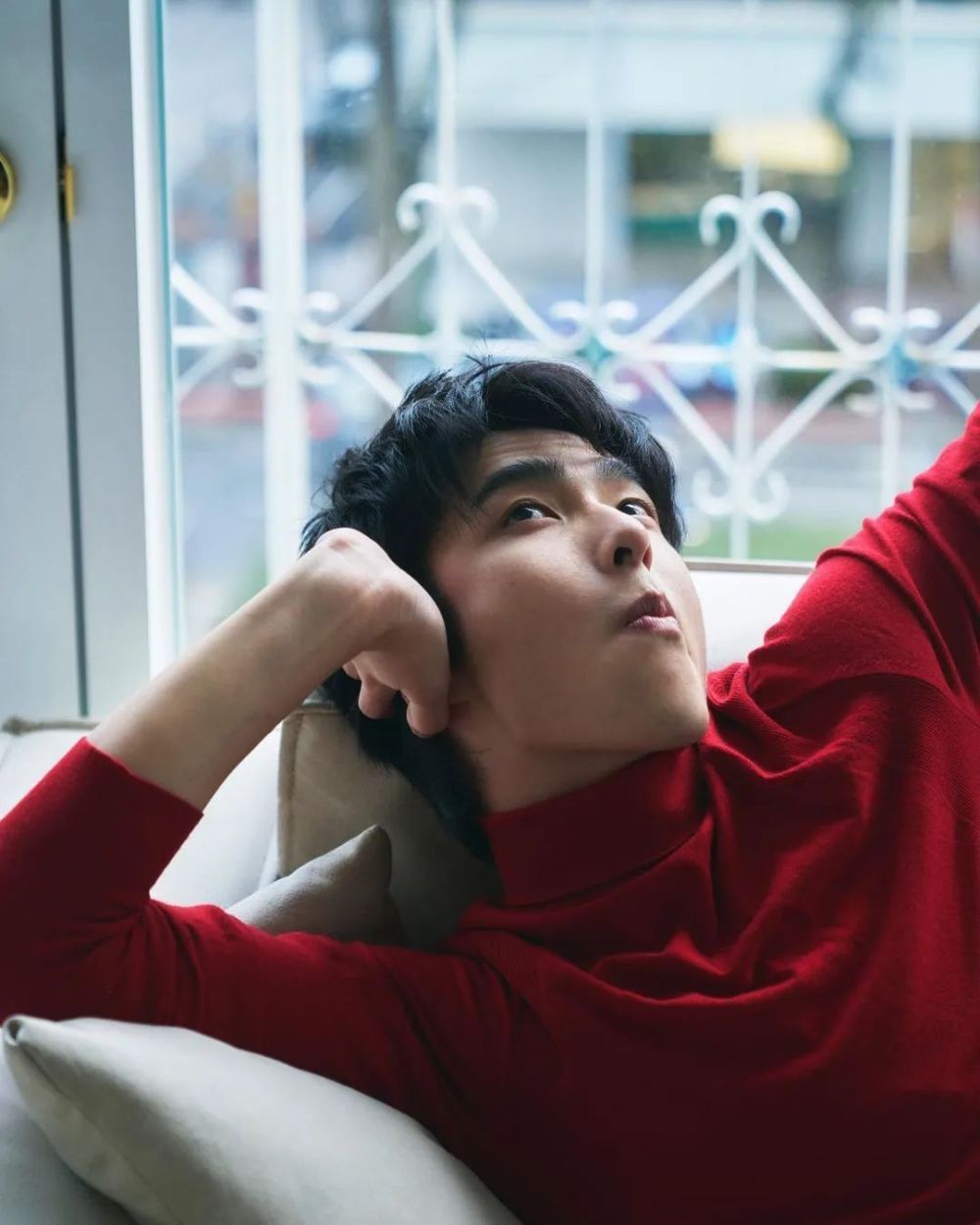 《不良执念清除师》主演曾敬骅杂志大片,25岁星途灿烂_腾讯新闻