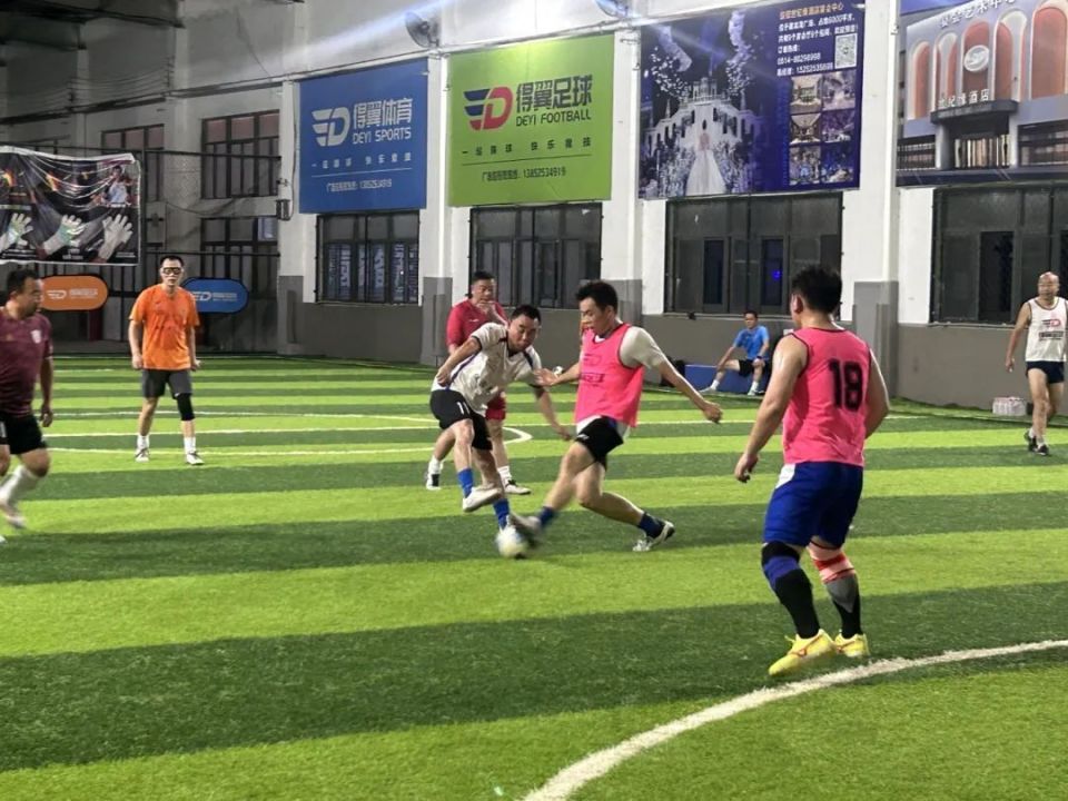 “苏超”带动足球热！得翼体育室内足球馆成市民新宠