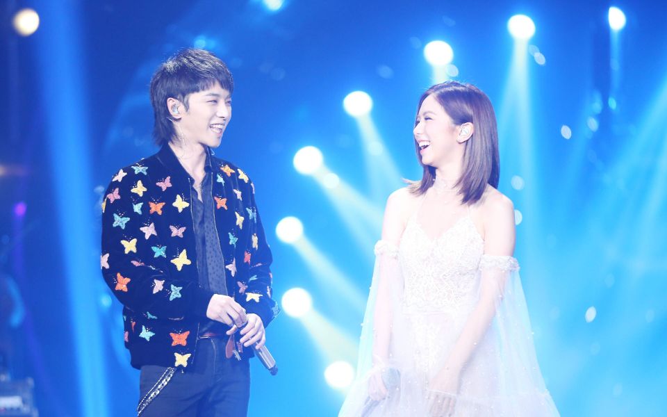 华晨宇在前邓紫棋在后,两大新生代头部确定,我却看出他们的区别_腾讯