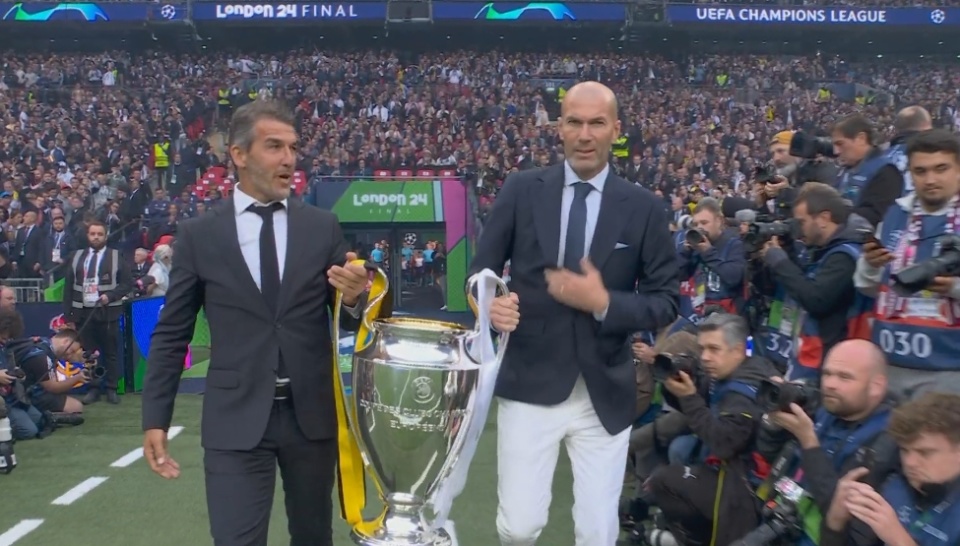 齐达内携大耳朵杯入场,欧冠决赛一触即发!