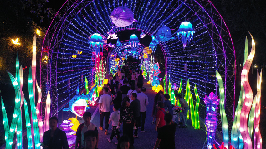 2023第四届盘锦辽河湿地国际灯会暨第二届草雕艺术节在辽河湿地公园