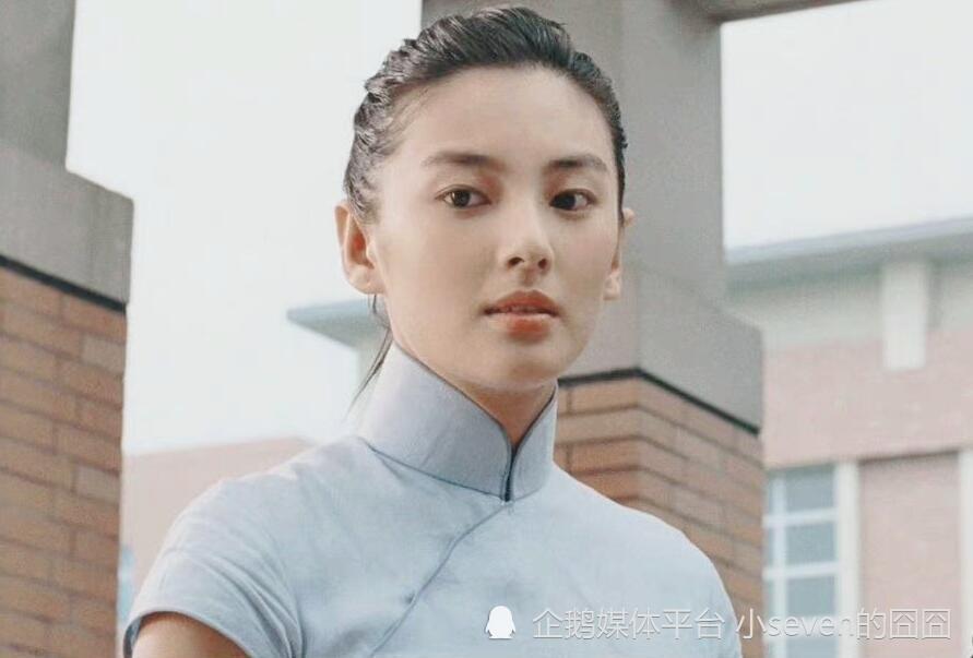 并签约成为旗下艺人,不过当时的张雨绮还年轻,演技也稚嫩,因此她选择