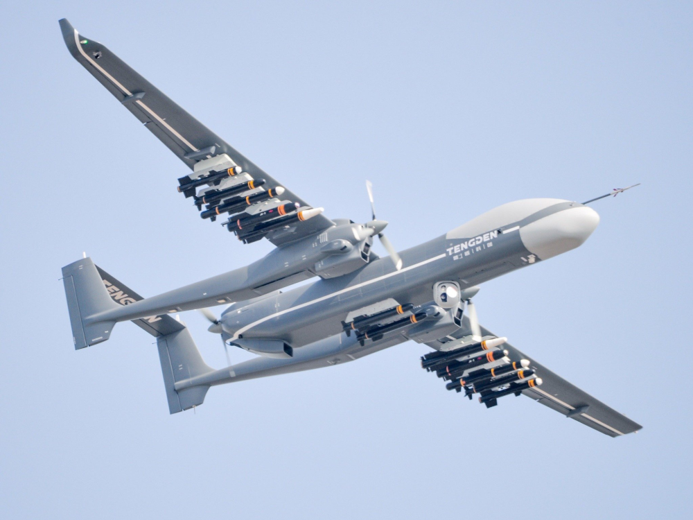 中国这型无人机让酷爱伴飞的日本空自f15j不堪重负