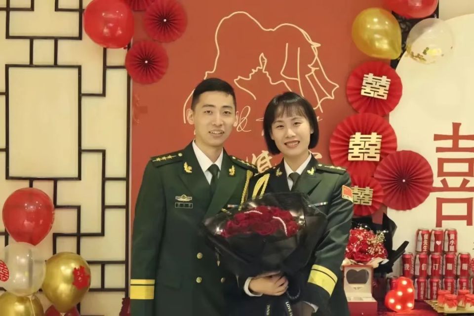 陆军军医武警指导员这对双军恋真甜