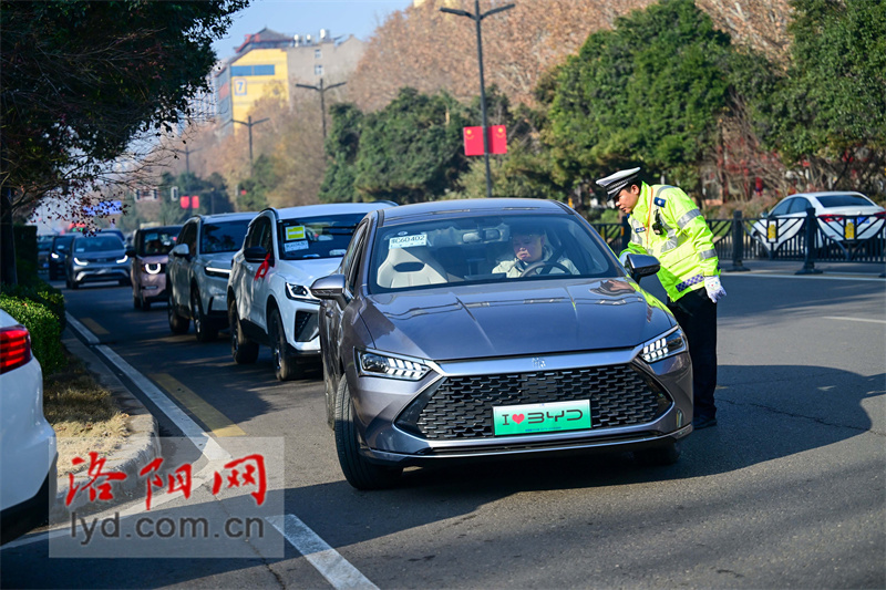 新車上牌迎來高峰洛陽車管所提前謀劃積極應對