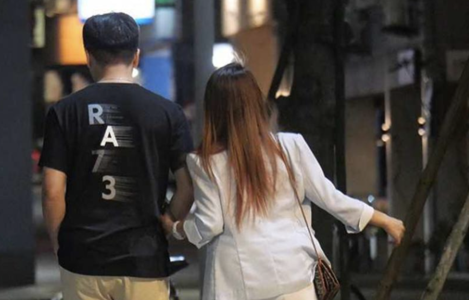 认爱了!离婚七年"水果妹"柯以柔被拍到有新欢,甜曝"新恋情正要开始"