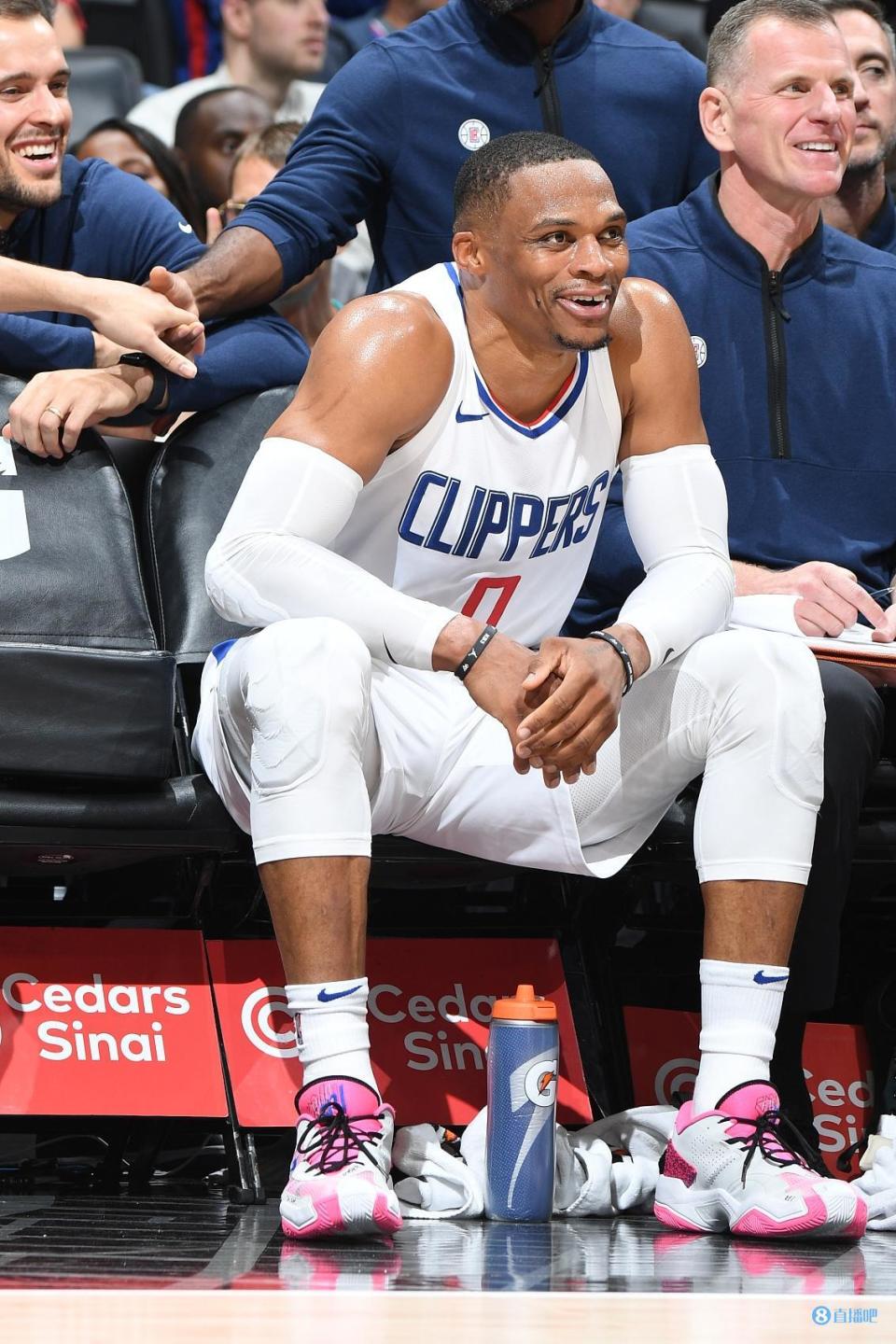 美媒威少替补快船2胜0负队记不负责任的叙述威少打得很好