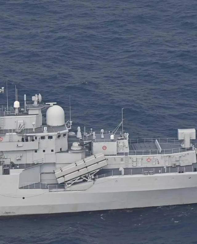 136杭州舰:32单元垂发装置,分两个发射模块,在原9k90型发射架处_腾讯