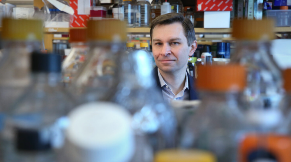 著名抗衰老专家,哈佛大学教授大卫·辛克莱被迫辞职,被指"兜售抗衰