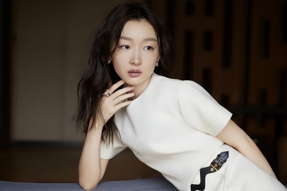 周冬雨耍大牌风波升级,陈可辛曾评价:她是最难搞的女演员_腾讯新闻