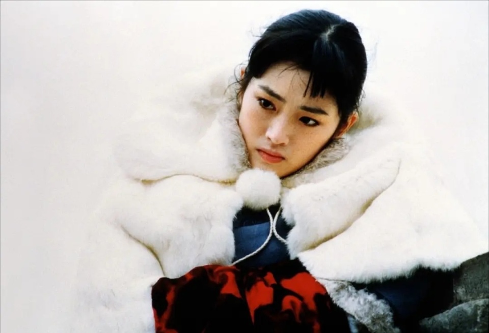 巩俐为艺术献身的5部作品,部部都是经典,一部没看太遗憾!_腾讯新闻