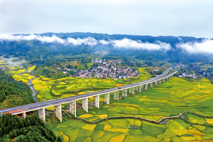 天柱:返乡潮涌高酿镇 和美城乡入画来