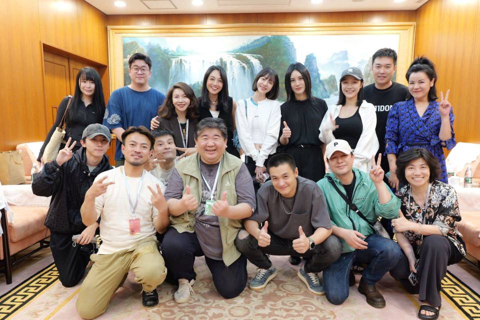 周一围十周年纪念版《枕头人》北京站收官 细腻表演好评不断