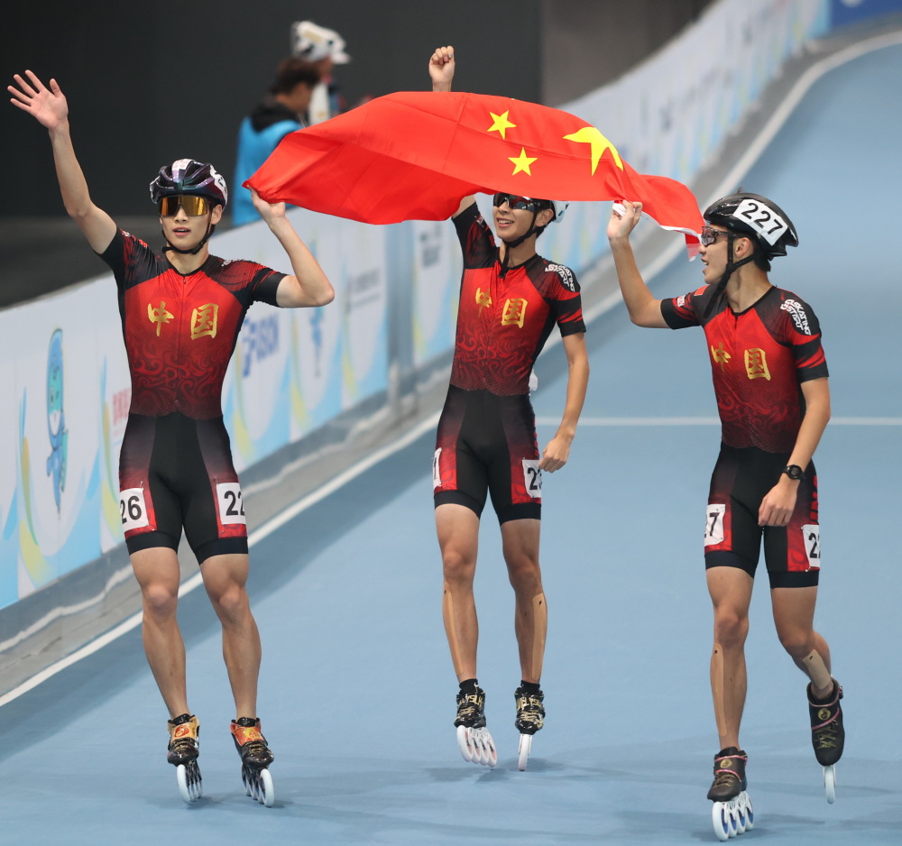 轮滑——亚锦赛:中国队获速度轮滑青年男子组3000米接力赛冠军_腾讯