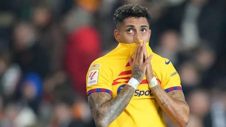 每体:纽卡已退出拉菲尼亚争夺战,新月愿送上1亿欧报价_腾讯新闻