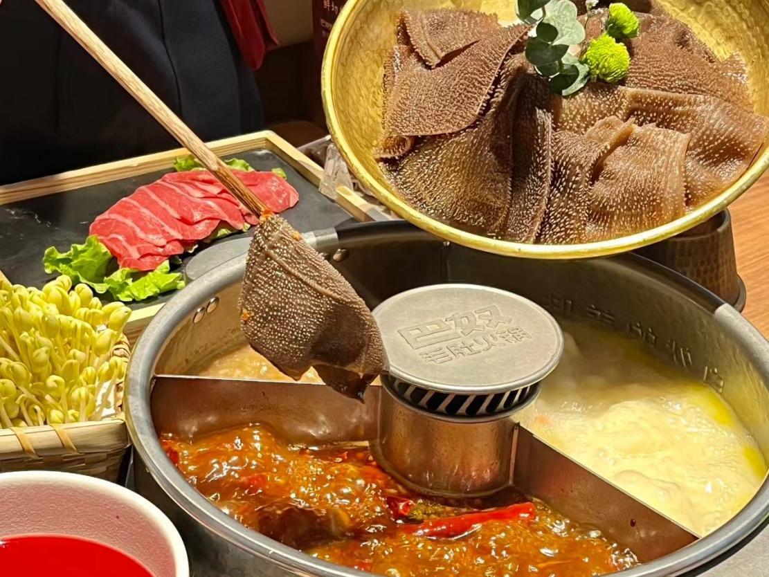再启第三家店,巴奴毛肚火锅合肥上演"热辣滚烫"