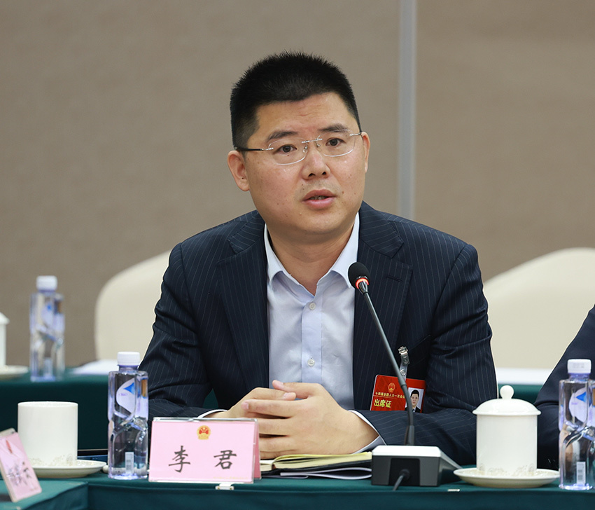 全国人大代表李君:深入实施大学生志愿服务西部计划_腾讯新闻