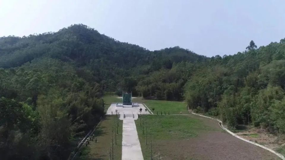 恩平市鳌峰山全景图片图片