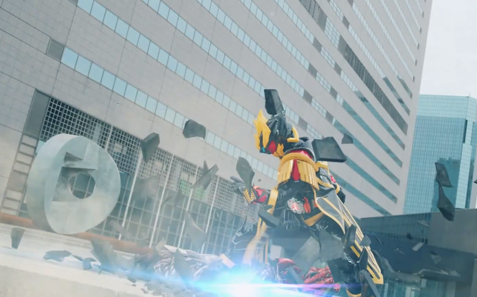 想要飞行很多时候需要借助形态才能实现,像天空骑士这种被动就能飞的