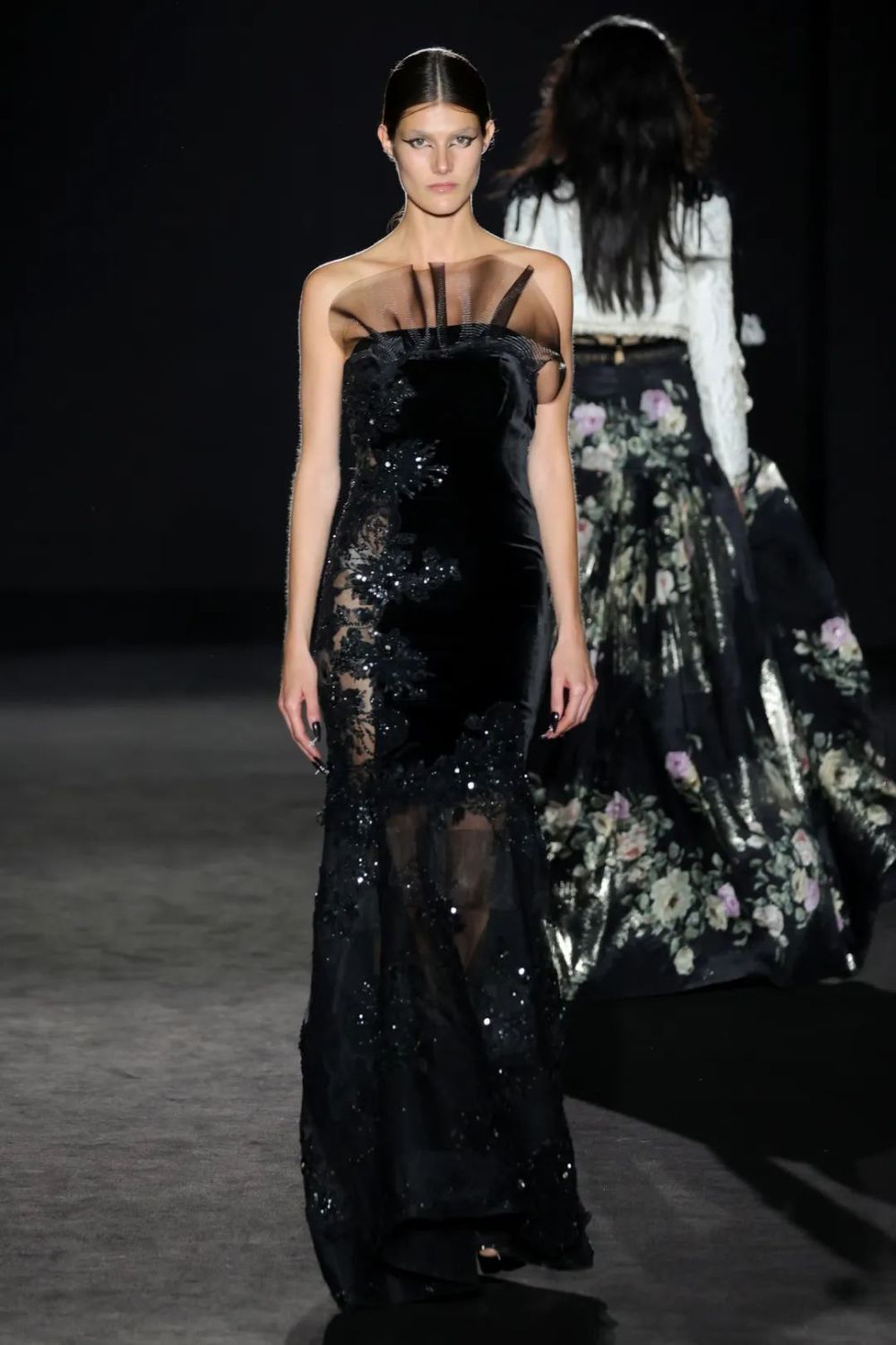 50套摄人心魄的绝美礼服|2023春季高定系列款～_腾讯新闻