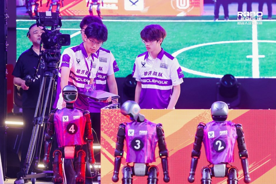 解码2026 RoBoLeague机器人足球联赛背后的产业力量_腾讯新闻