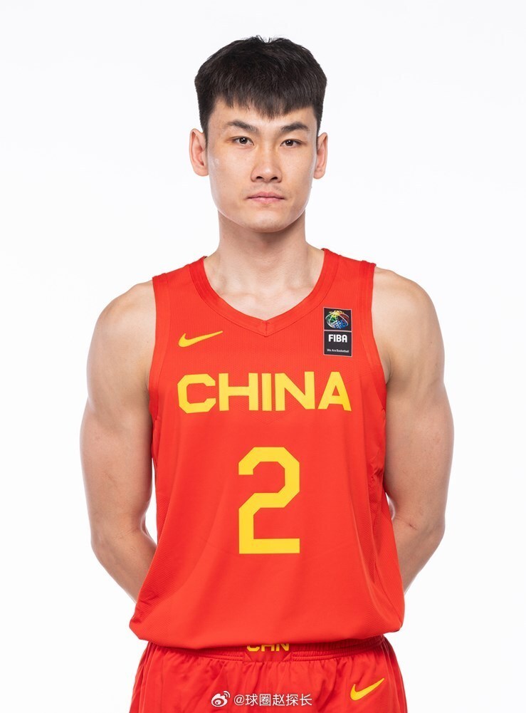 殳海尊重王睿泽入选本届国家队但是他不应该上太多时间