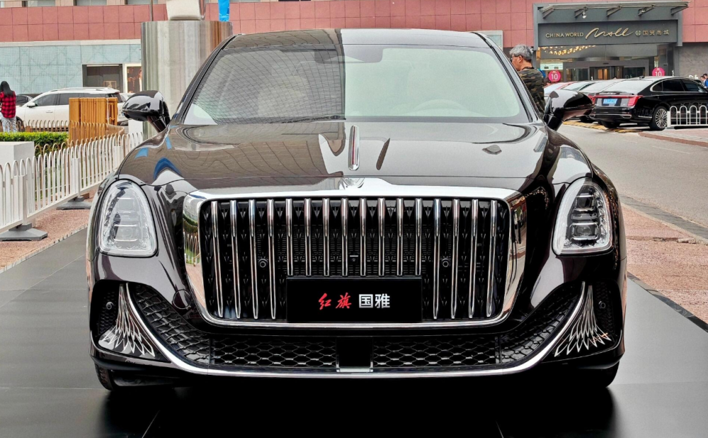 红旗国雅实车到店,大过宾利飞驰 4座,配4.0t v8
