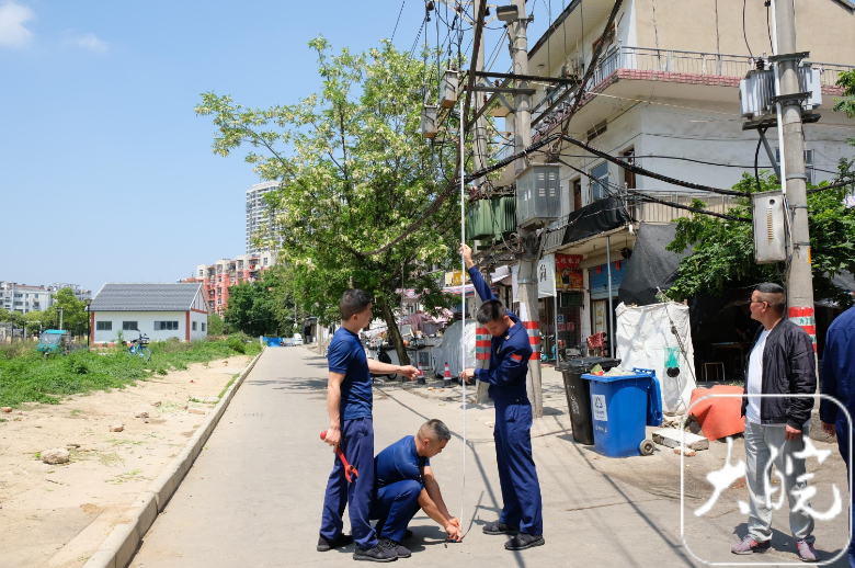 宣州区消防救援大队联合住建,城管,公安等相关部门对花屋新村开展消防