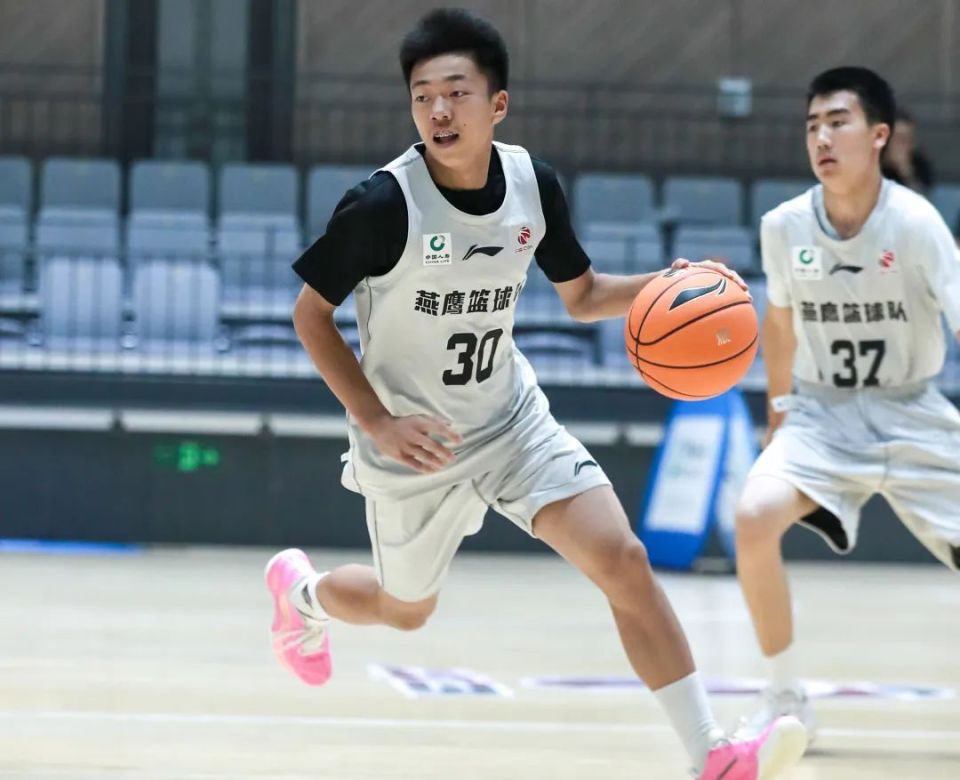 燕鹰小将翱翔少年CBA 两场净胜71分，小组第一晋级城市赛