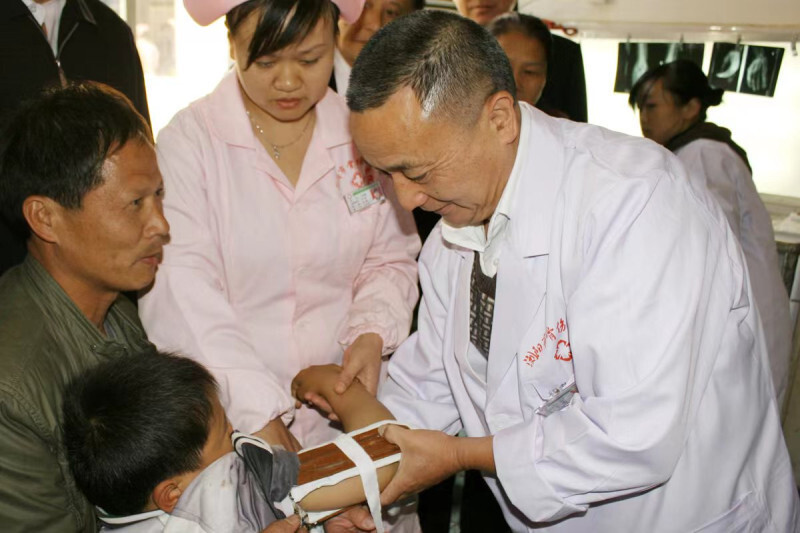 浏阳市骨伤科医院门诊骨伤科主任医师名誉院长江林50