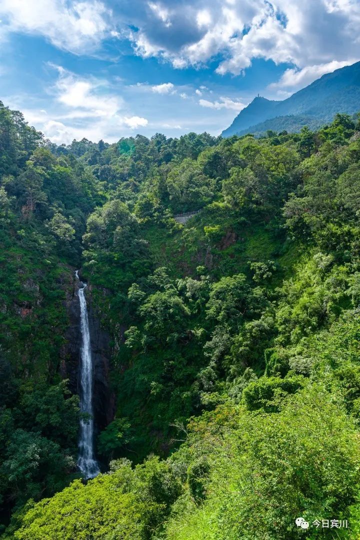 霞客行宾川观玉龙飞瀑