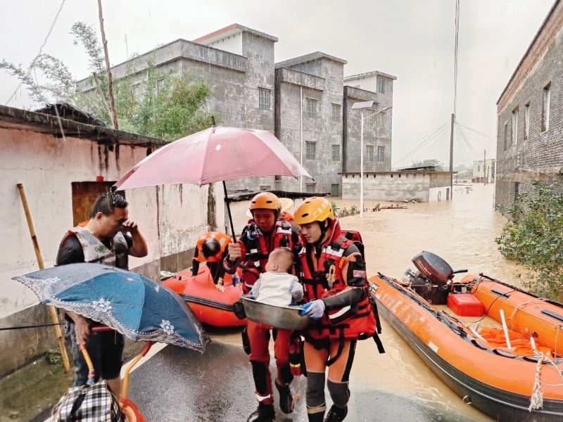 雨一直下:全球极端天气频发背景下的华南持续降雨预警与救援