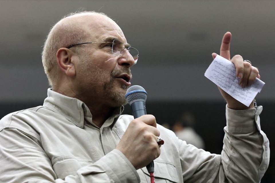 尽管卡利巴夫属于保守派阵营,但与强硬保守派候选人不同,卡利巴夫