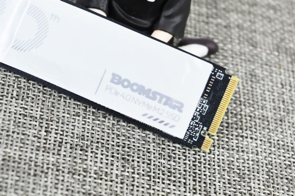 影驰星曜20周年纪念版2tb固态硬盘开箱试玩:全速e27方案_腾讯新闻