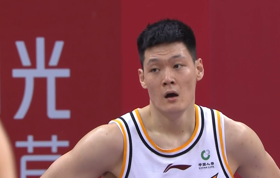中国男篮3消息：郭士强晒对抗训练图，张宁回应成为国家队球员_腾讯新闻