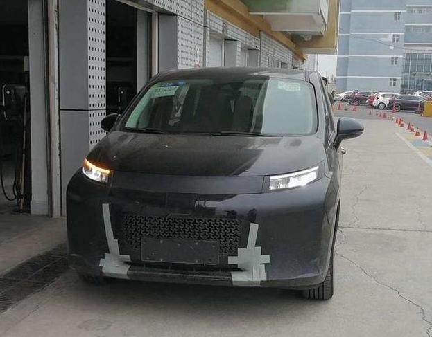 比亚迪再度下手mpv品类,疑似唐max车型谍照流出_腾讯新闻