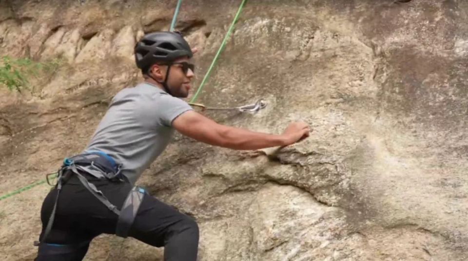 "中国攀岩运动员 张悦彤本次参加巴黎奥运