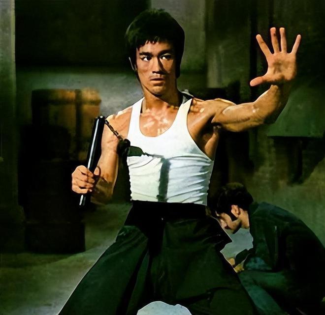 读书 | 哲学才是李小龙的真正激情所在!武术不过是表达哲学的工具