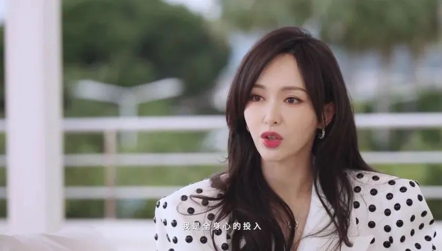 关于目前在拍的戏,唐嫣只能说,是一个比较突破的角色.