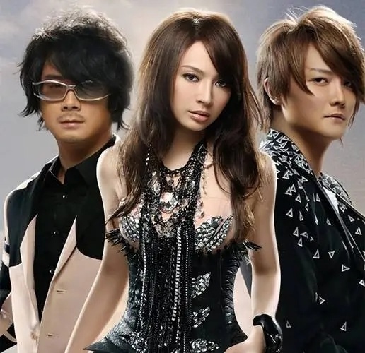 手阿沁也离开了乐团;至此飞儿乐团成员只剩下键盘手陈建宁与主唱韩睿