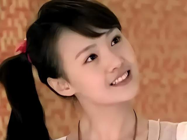 郑爽大变样,五官不协调,两只眼睛不对称,香肠嘴,满脸科技感_腾讯新闻