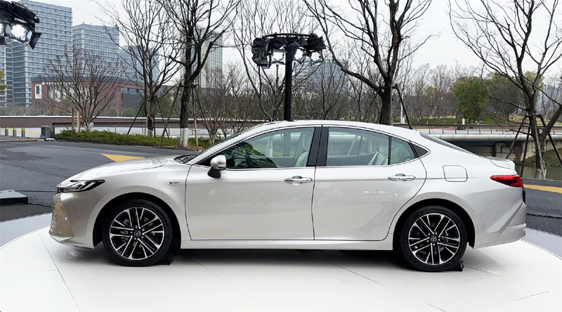 颜值与实力并存,挑战与机遇同在,解析第9代凯美瑞_腾讯新闻