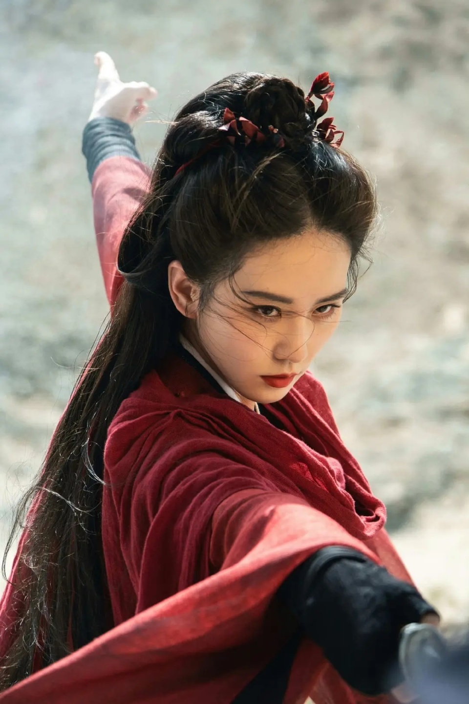 首部古装传奇公路剧《一念关山》一经亮相,便以冷艳狠绝的女杀手形象